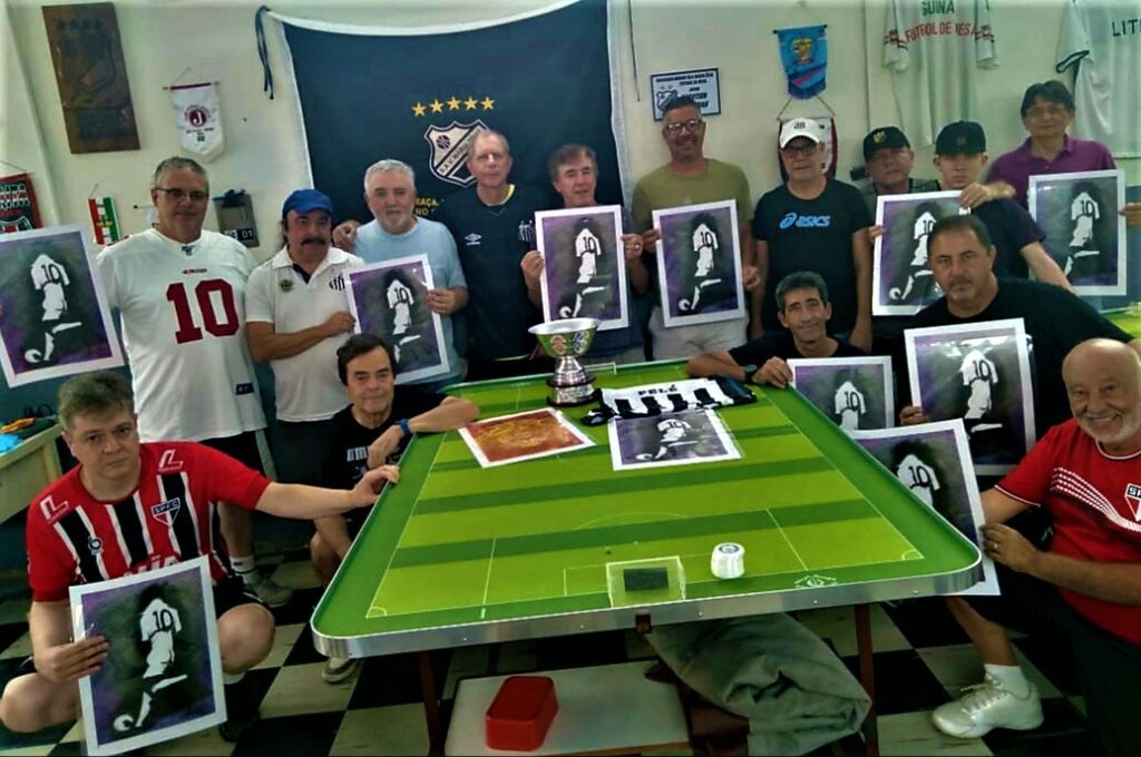 Maria Zélia reúne botonistas em homenagem com a Copa Rei Pelé Maria Zélia reúne botonistas em homenagem com a Copa Rei Pelé
