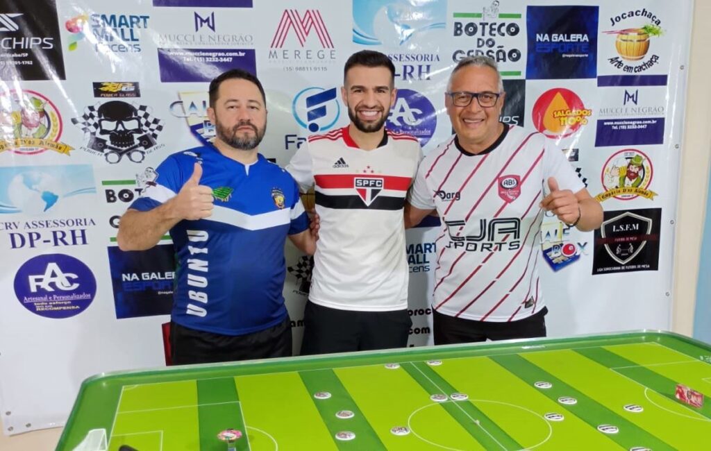 Claudemir Rodrigues fatura o título do 4º Torneio ABS de Futebol de Mesa