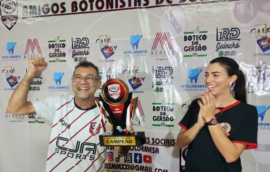 Joca Santos desencanta e conquista o primeiro título da carreira no Futebol de Mesa